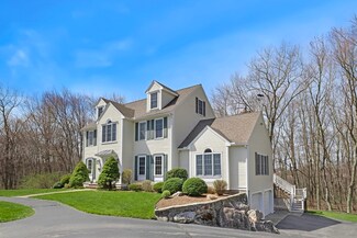 123 Lilah Ln, Reading, MA 01867