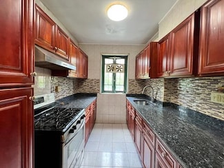 40 Metropolitan Oval Unit 4G, Bronx, NY 10462