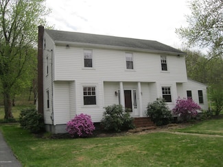 720 Apple Tree Rd, Harding, PA 18643