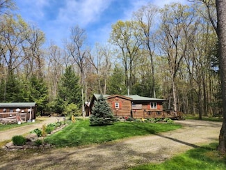 446 Red Oaks Cir, Tidioute, PA 16351