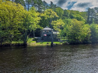 76 River Rd, Buxton, ME 04093