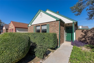 243 Teakwood Ln, Lewisville, TX 75067