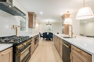 15370 Santa Maria Dr, Brookfield, WI 53005
