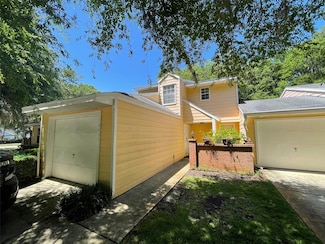 4853 NW 2nd Place Unit 302, Gainesville, FL 32607