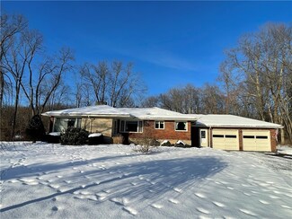 2516 Leesburg Grove City Rd, Volant, PA 16156