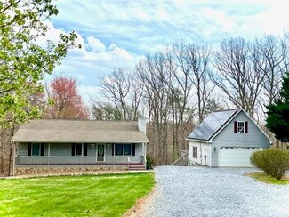 1091 Colony Ct, Moneta, VA 24121