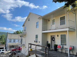 1568 Wabash St, Coal Township, PA 17866