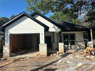 4111 Marsh St, Bryan, TX 77803