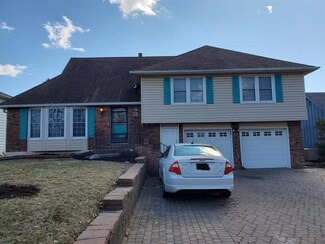 1139 NE 52nd Place, Kansas City, MO 64118