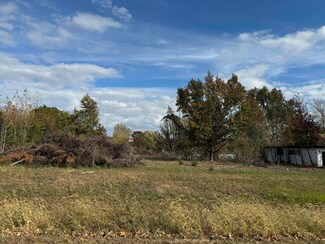 1048 S Elm Rd, Marshfield, MO 65706