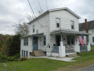 61 Church St, Lopez, PA 18628