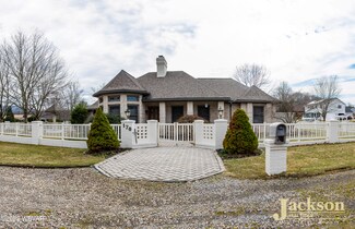170 Beech St, Jersey Shore, PA 17740