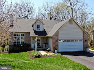 111 Westview Dr, Akron, PA 17501