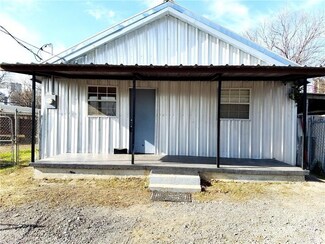 2911 Dawson St, Dallas, TX 75226
