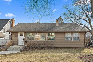 413 S Blanchard St, Wheaton, IL 60187