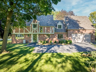 4710 Arlington St, Loves Park, IL 61111