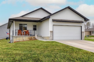 320 Wise Ct NE, Mitchellville, IA 50169