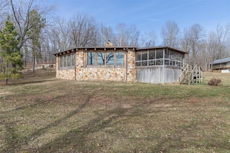 64 Trails End Ln, Doniphan, MO 63935
