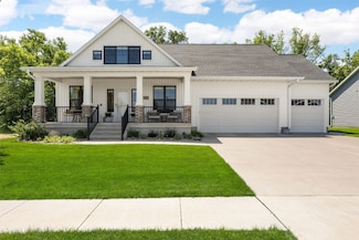1153 Cedar Springs Dr, Marion, IA 52302