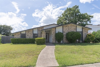 3437 Knoll Point Dr, Garland, TX 75043