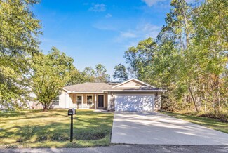 2112 Deer St, Ocean Springs, MS 39564