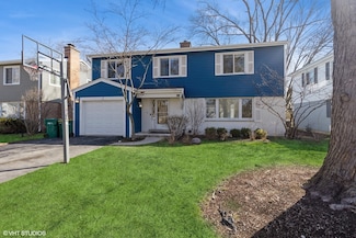127 Riverside Dr, Northfield, IL 60093