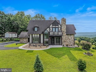 157 Top Meadow Ln, Berkeley Springs, WV 25411