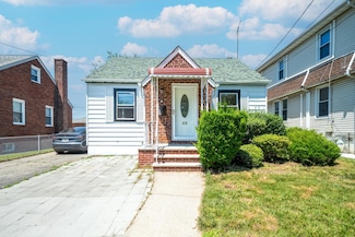 53 Grand St, Elmont, NY 11003