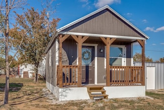 906 El Camino Real Unit 4, Chico, TX 76431