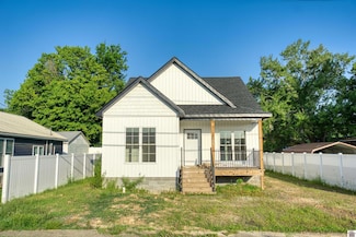 606 Olive St, Benton, KY 42025