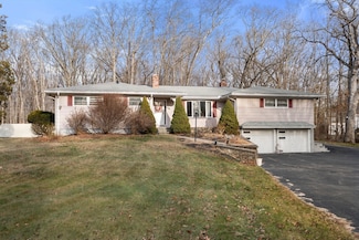 46 Ramshorn Rd, Dudley, MA 01571