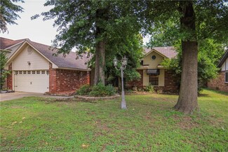 3001 S 100th St, Fort Smith, AR 72903