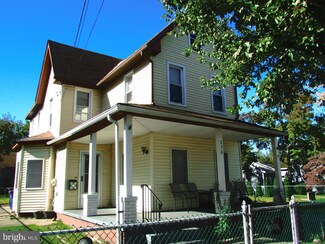 330 Taylor St, Riverside, NJ 08075