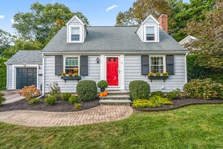 6 Laurel Rd, Lynnfield, MA 01940
