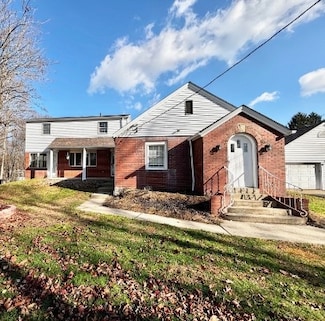 616 Sandy Hill Rd, Irwin, PA 15642