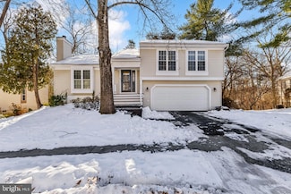 10634 John Ayres Dr, Fairfax, VA 22032