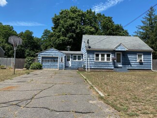 15 Pineywood Rd, Southwick, MA 01077