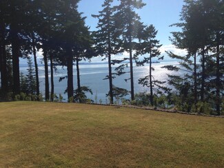 251 Marine Dr, Point Roberts, WA 98281