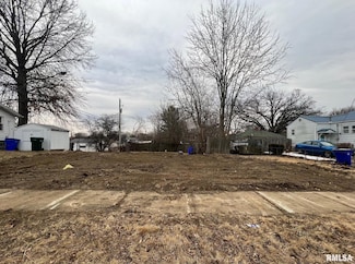 632 S 17th St, Decatur, IL 62521