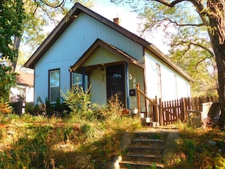 906 Russell St, Saint Paul, MN 55106