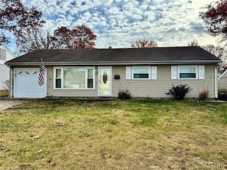 6334 Hurstgreen Ln, Saint Louis, MO 63123