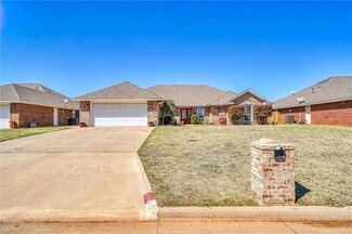 517 Peacock Ln, Altus, OK 73521