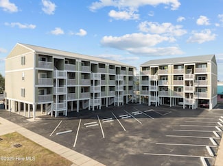 108 N Lake Park Blvd Unit 302, Carolina Beach, NC 28428