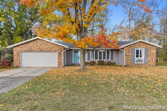 10629 Brookview Dr, Zeeland, MI 49464