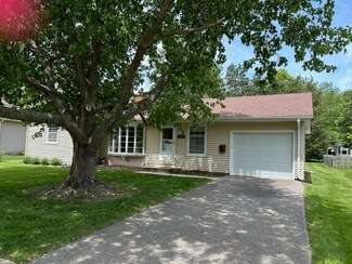 558 Krenz Ave, Cary, IL 60013