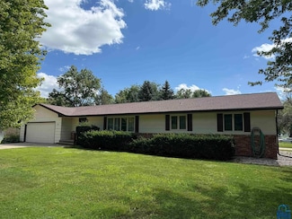 409 Plymouth St, Whiting, IA 51063