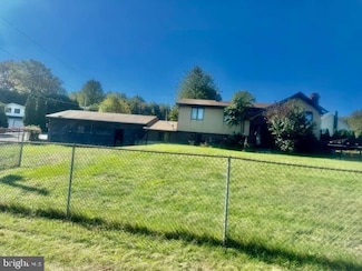 300 Topeka Ave, Shenandoah, PA 17976