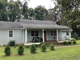 9702 Hatton Ferry Rd, Scottsville, VA 24590