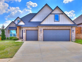 8216 Crew Ln, Edmond, OK 73034