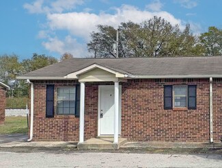 404 Thompsonville Ln, Oak Grove, KY 42262